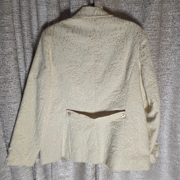 Dialogue Women's Cream  Blazer - Picture 2 of 5